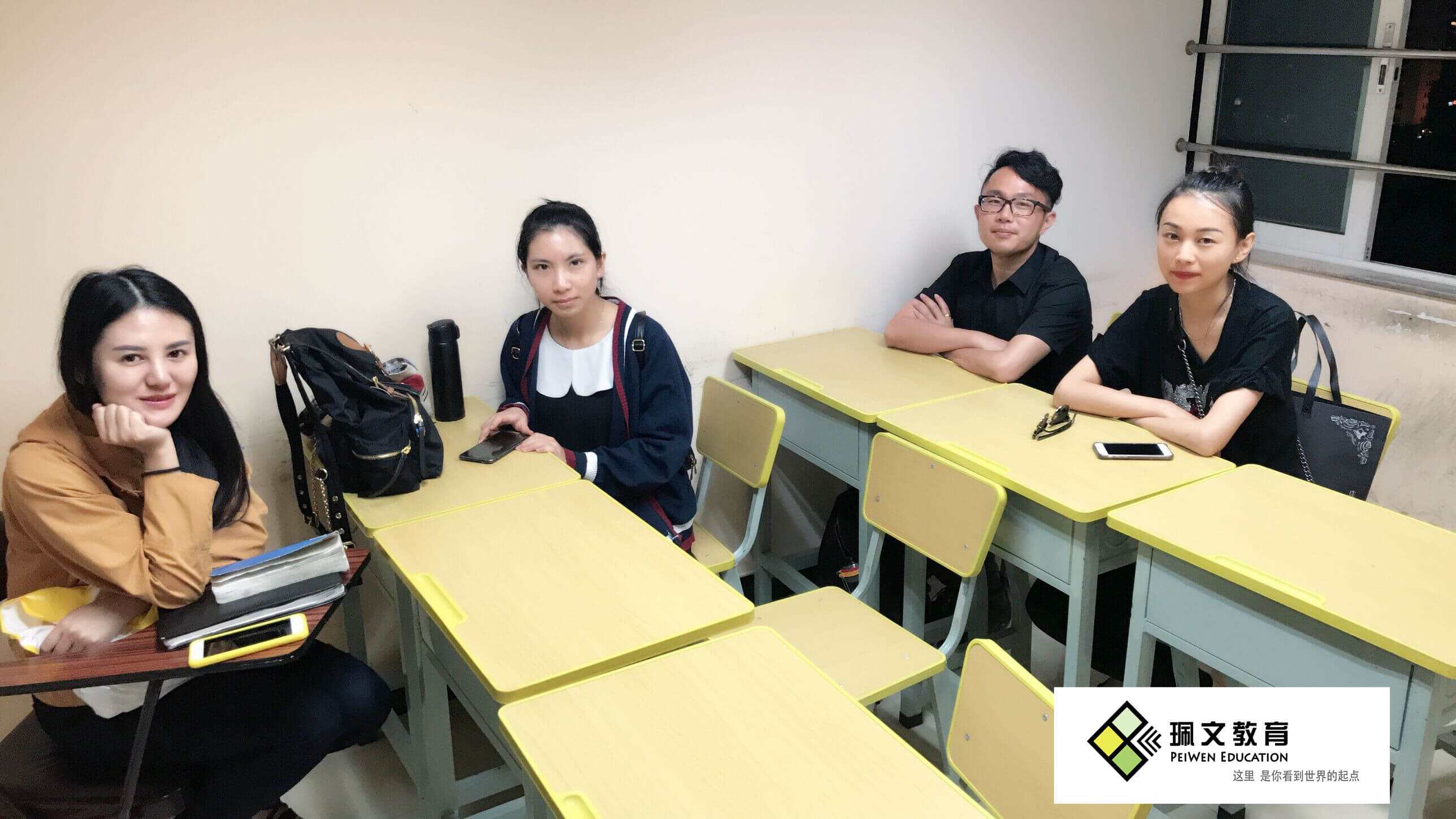 Ŀǰ���ϵ���˼��ѵ�г��У���Щ������ʵ����ǿ?����������ѧӢ���ļҺá�